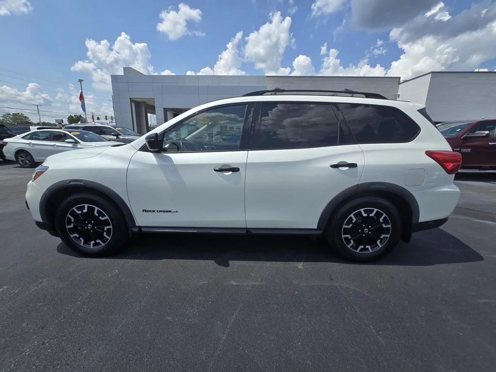 Used 2020 White Nissan SV 2WD image 4