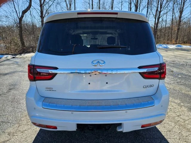 Used 2024 White INFINITI LUXE image 7