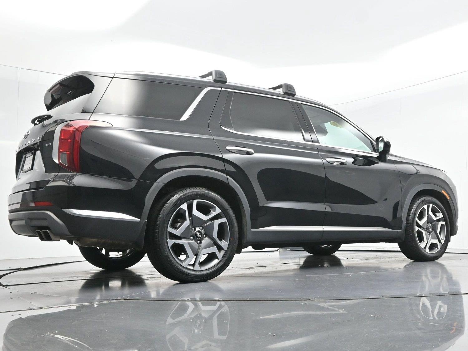 Used 2023 Abyss Black Pearl Hyundai Limited image 59