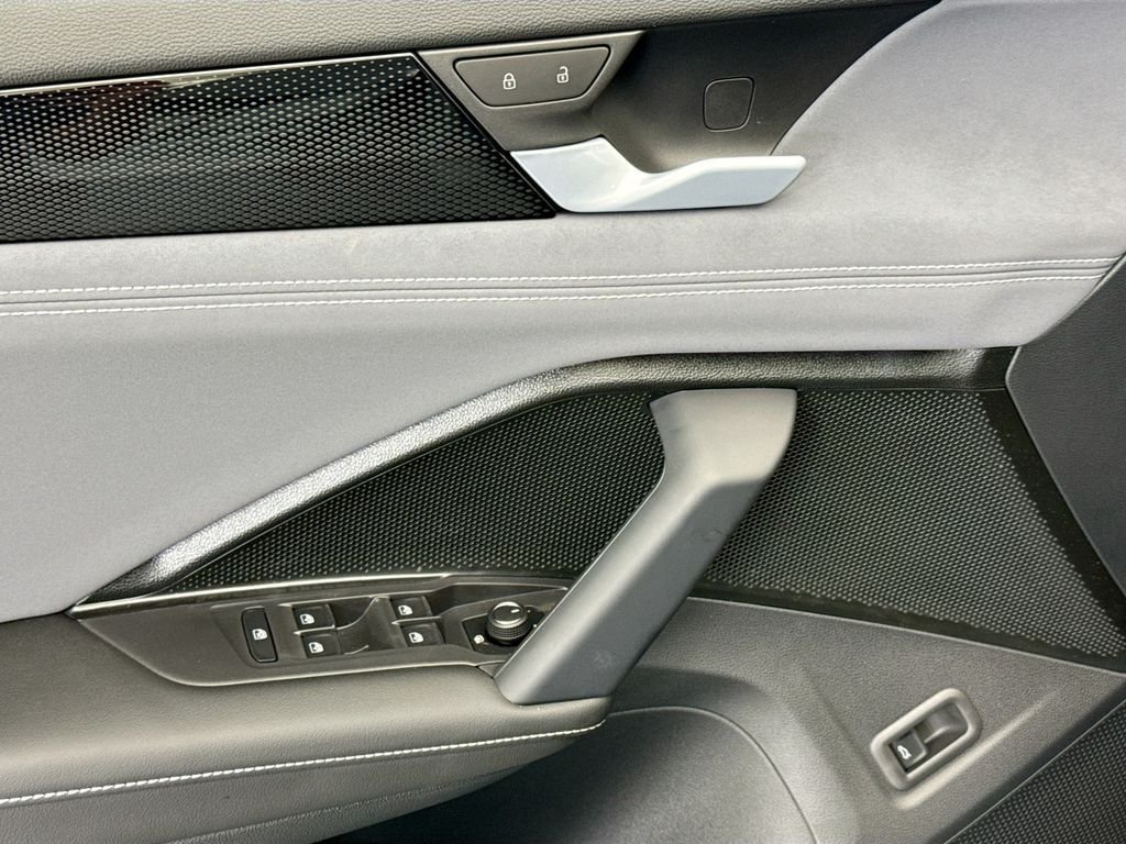 New 2026 Platinum Gray Metallic Volkswagen 2.0T SE R-Line Black image 21