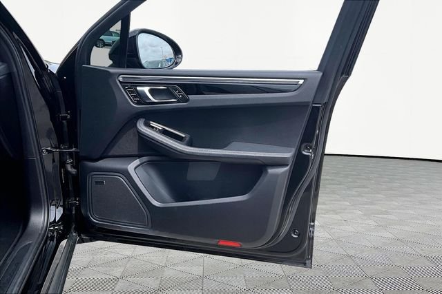 Used 2018 Black Porsche Base image 19