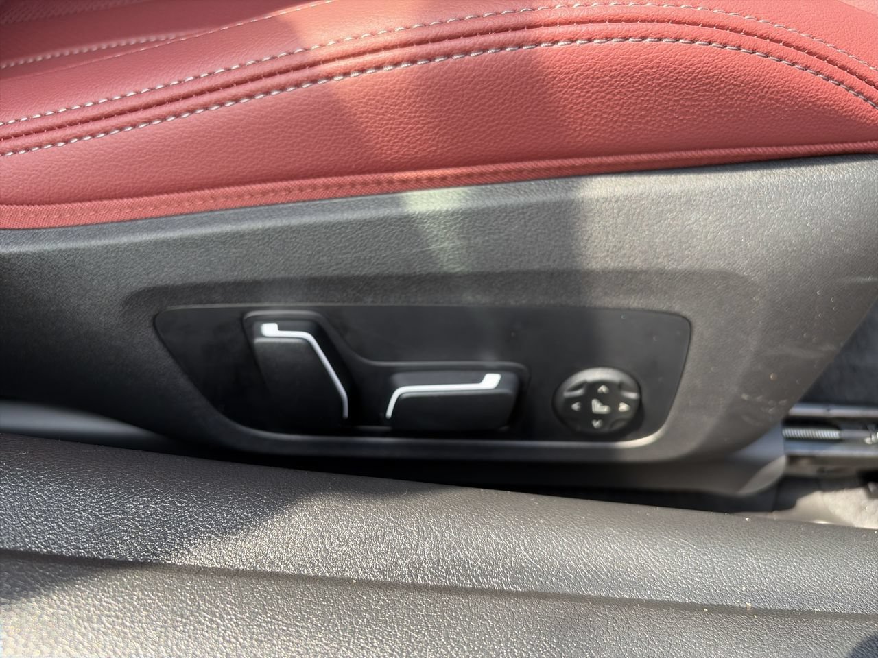 Used 2027 Black Sapphire Metallic BMW M440i image 34