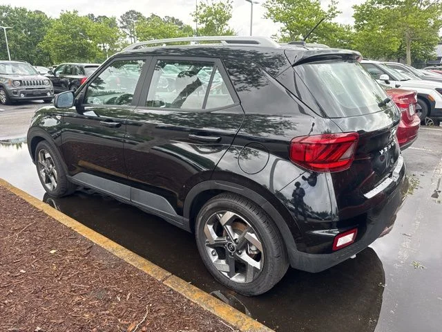 Used 2025 Onyx Black Hyundai SEL image 9
