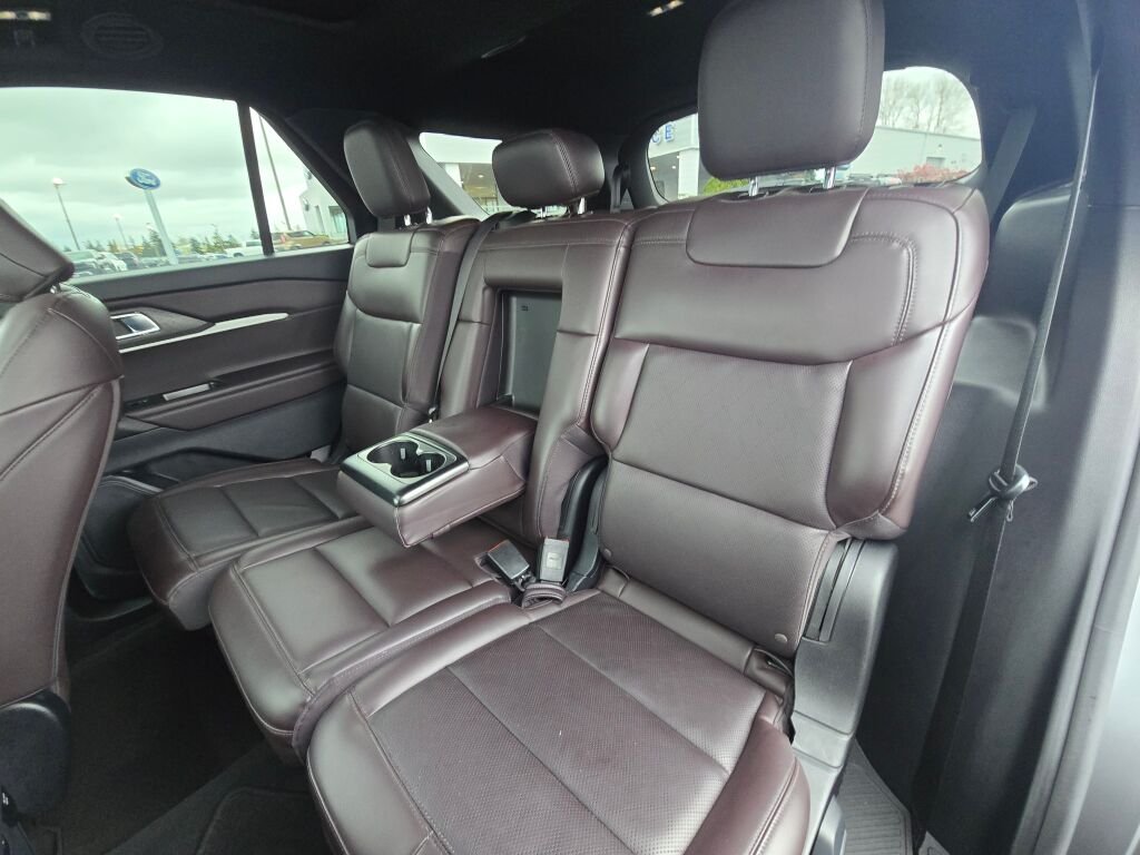 Used 2025 Gray Metallic Ford Platinum image 14
