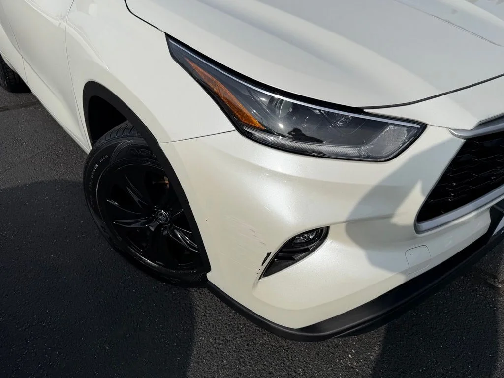 Used 2021 Blizzard Pearl Toyota XLE image 2