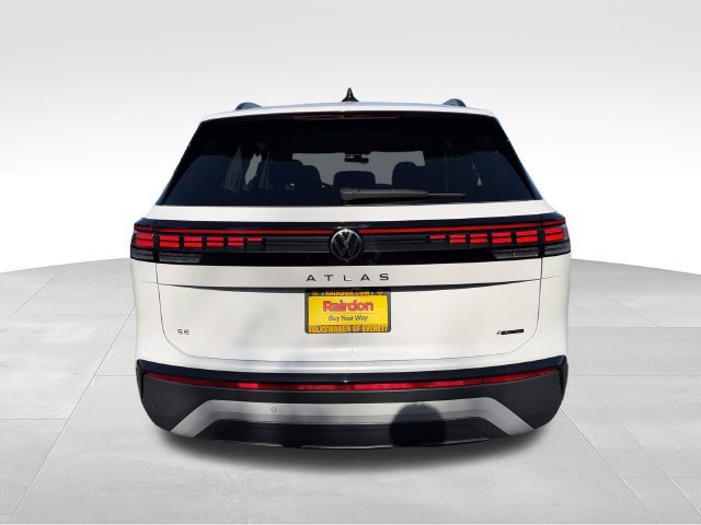 New 2027 Opal White Pearl Volkswagen SE w/Technology image 6
