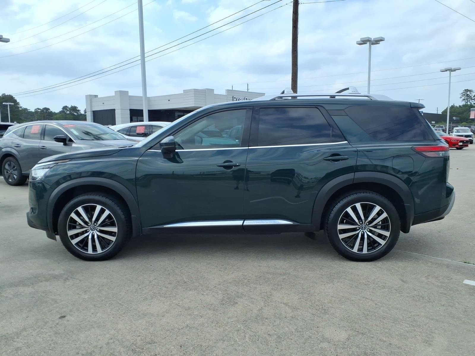 2024 Nissan Pathfinder Platinum - 7