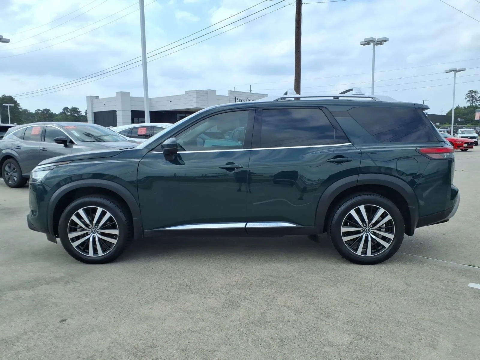 2024 Nissan Pathfinder Platinum - 7