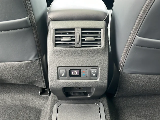 Used 2025 White Mitsubishi SEL Black Edition image 32