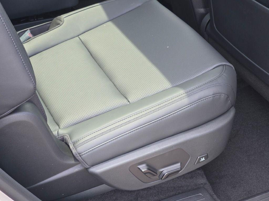 New 2026 Shimmering Silver Hyundai Calligraphy AWD image 10