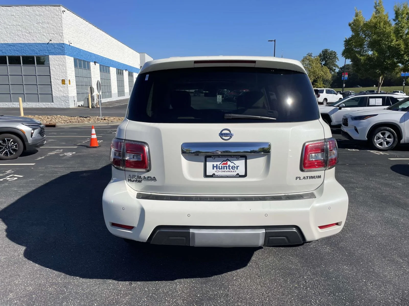 Used 2020 White Nissan Platinum 4WD image 5