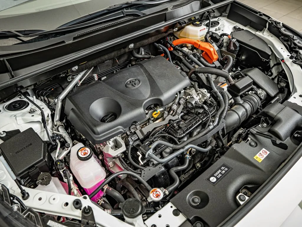 Used 2025 Ice Toyota LE image 41