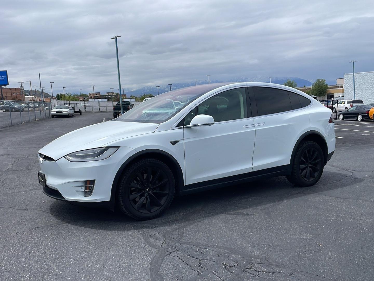 2016 Tesla Model X's photo