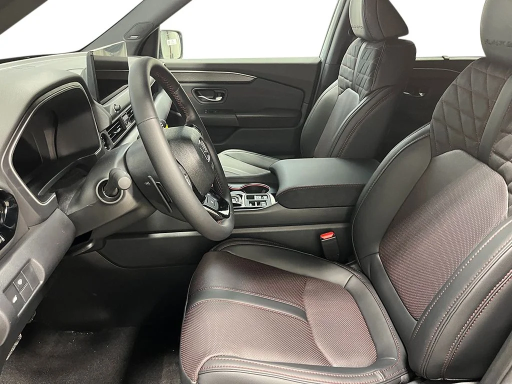 New 2026 Platinum White Pearl Honda AWD Black Edition image 10