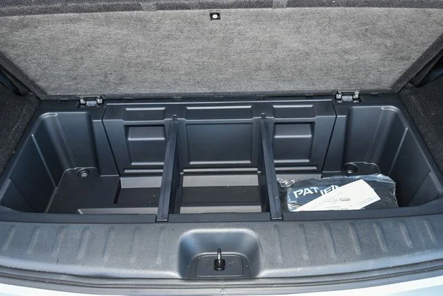 Used 2025 White Nissan Platinum image 23