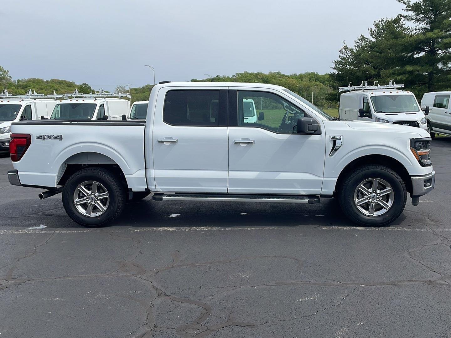 Used 2025 Oxford White Ford XLT image 9