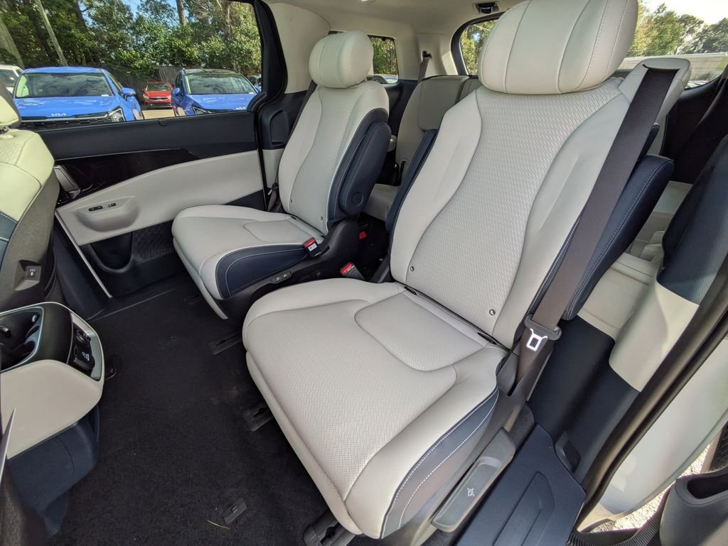 New 2026 Snow White Pearl Kia SX Prestige image 14