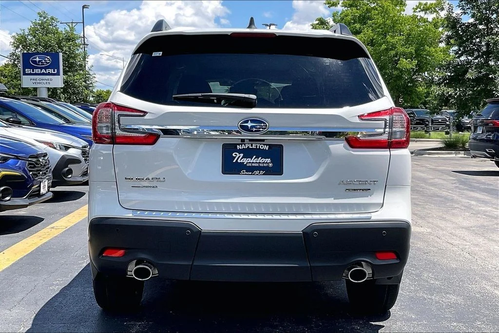 New 2026 CRYSTAL WHITE PEARL Subaru Limited 7-Passenger image 5