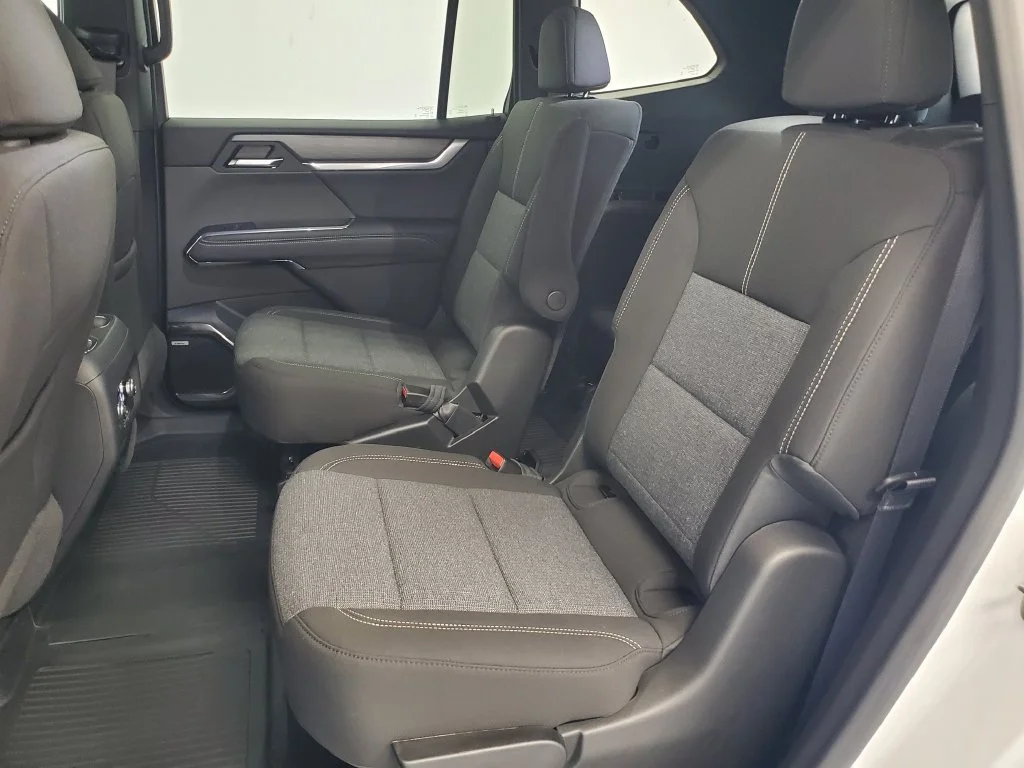 New 2026 Summit White GMC Elevation image 27