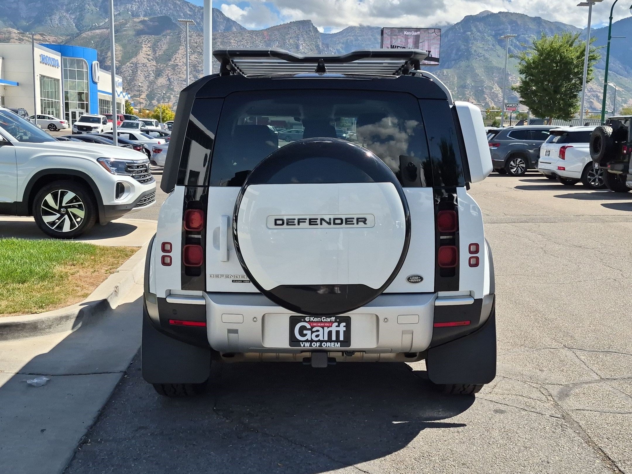 Used 2020 Fuji White Land Rover HSE image 4