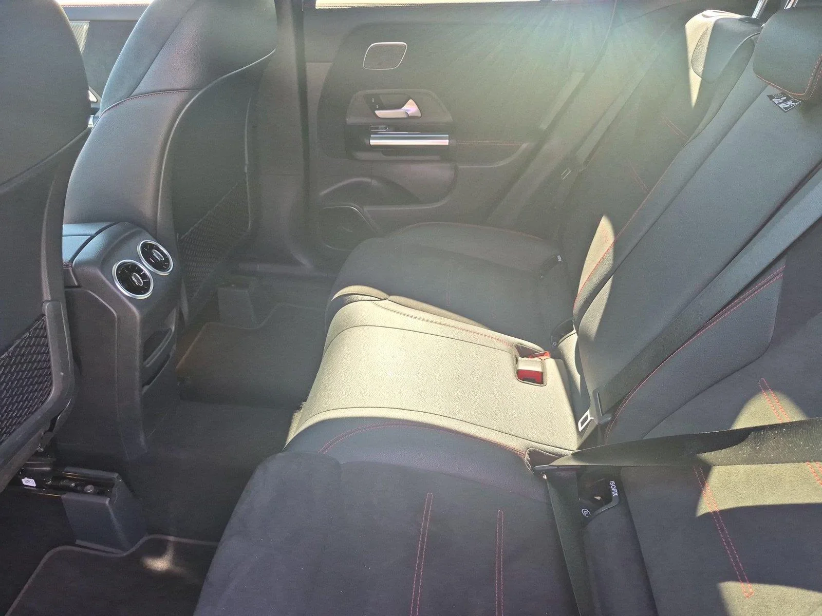 Used 2021 Rose Gold Metallic Mercedes-Benz GLA 250 image 30
