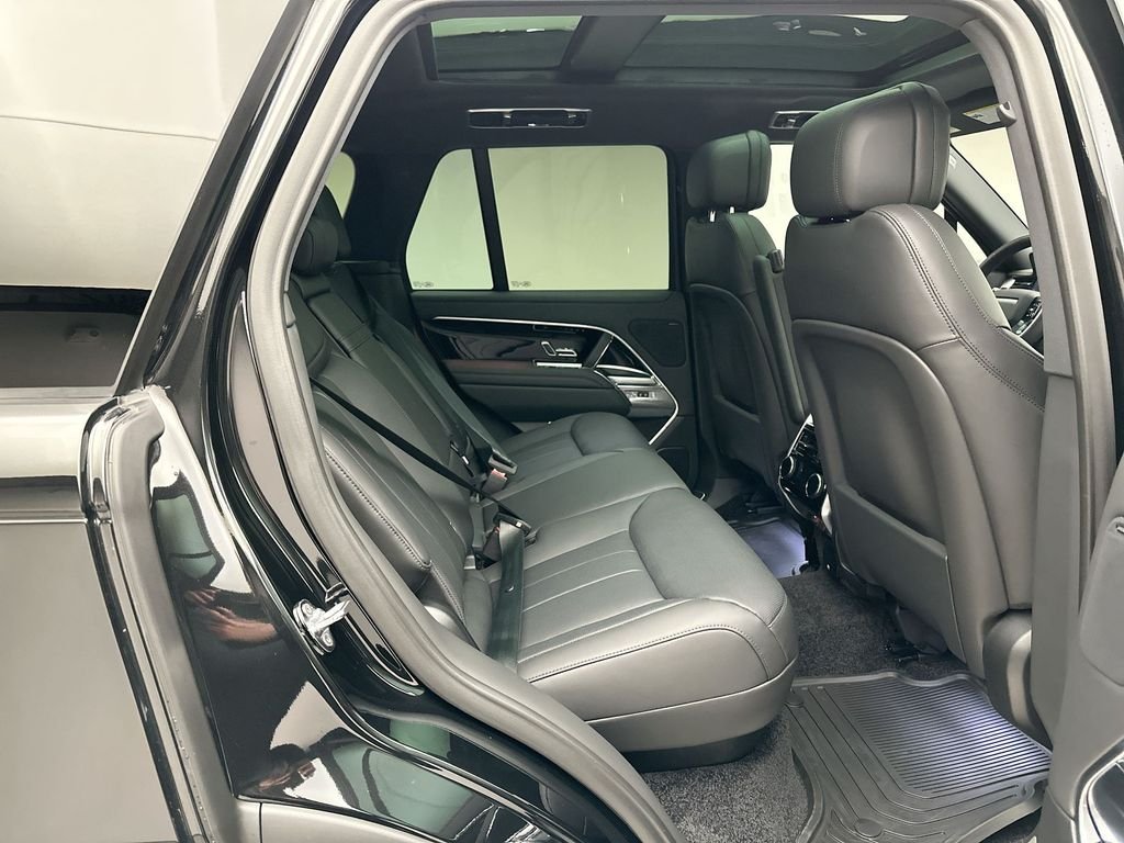 Certified Used 2025 Santorini Black Metallic Land Rover SE image 5