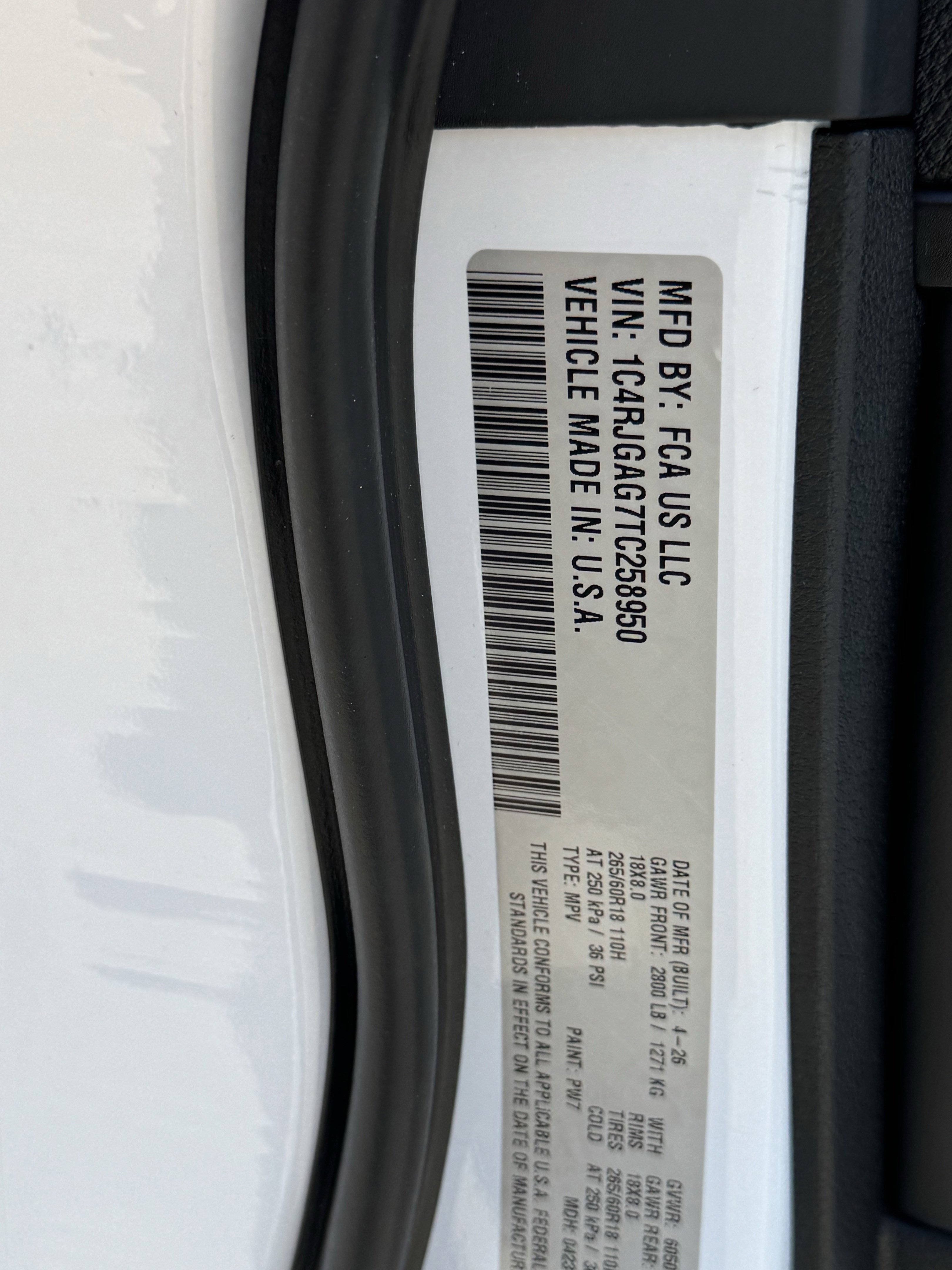 New 2026 Bright White Clear-Coat Exterior Paint Jeep Laredo image 21