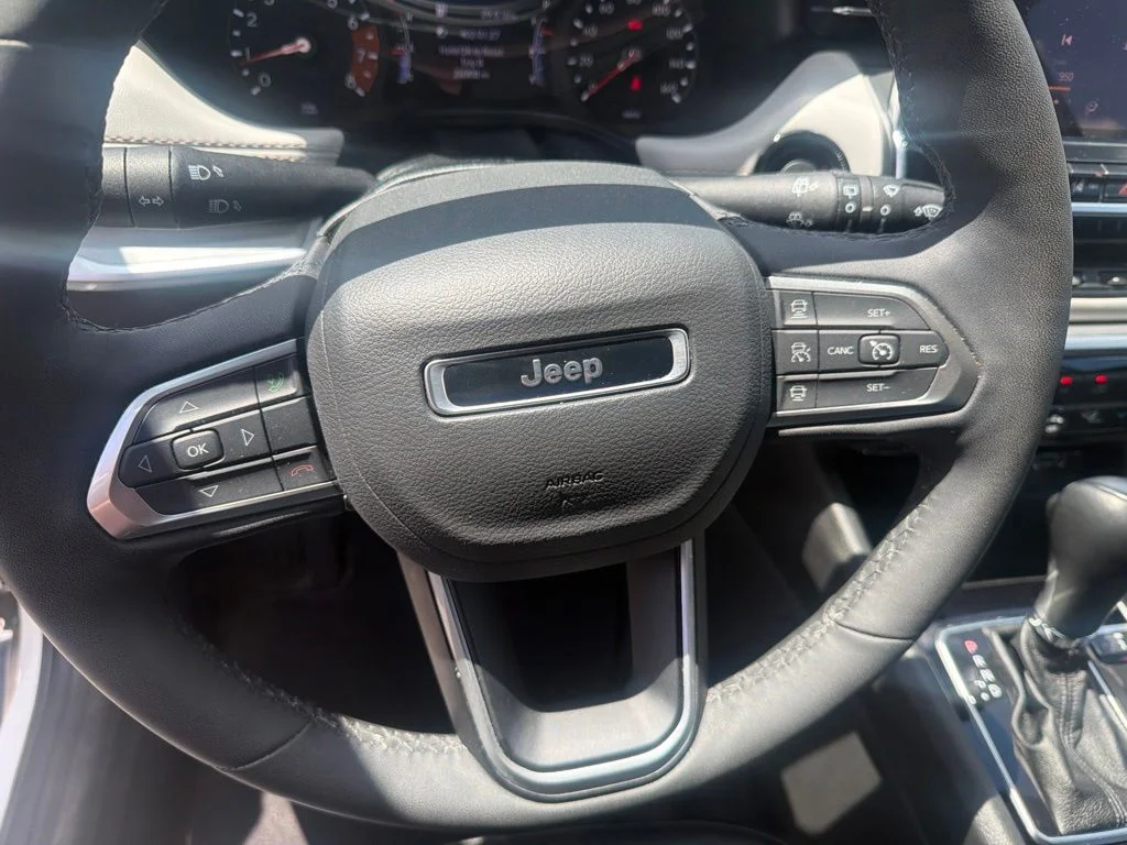 Used 2025 White Jeep Limited image 12