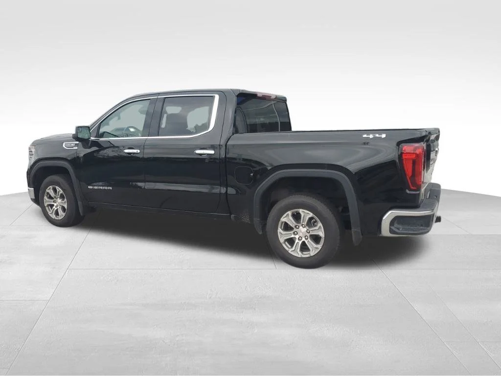 Used 2025 Black GMC SLT image 3