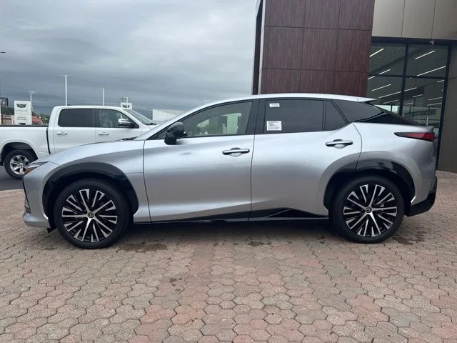 New 2026 Iridium Lexus 450e Premium image 12