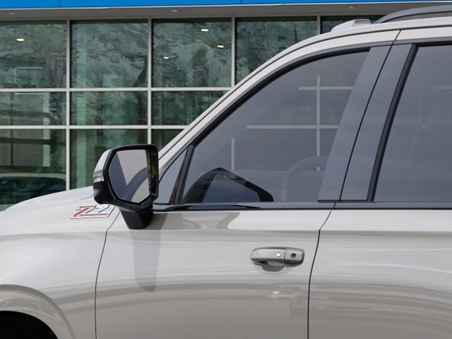 2027 Chevrolet Tahoe Z71 - Photo 13