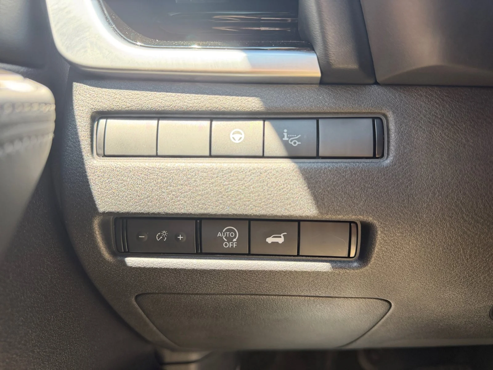 Certified Used 2025 Super Black Nissan SL image 17