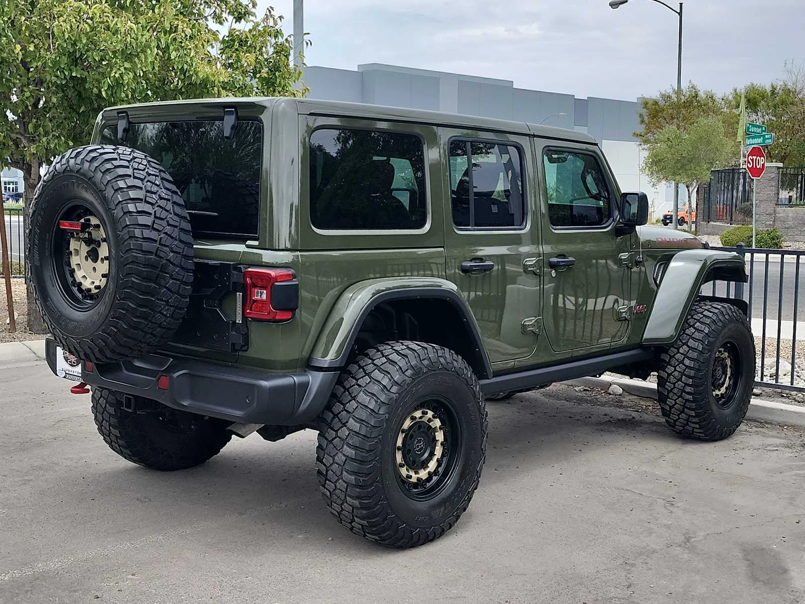 Used 2021 Sarge Green Clearcoat Jeep Unlimited Rubicon image 8