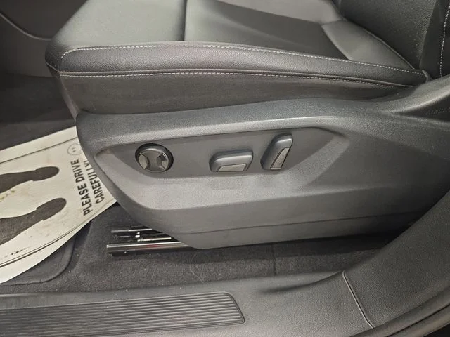 Used 2019 Deep Black Pearl Effect Volkswagen 3.6L V6 SE image 35