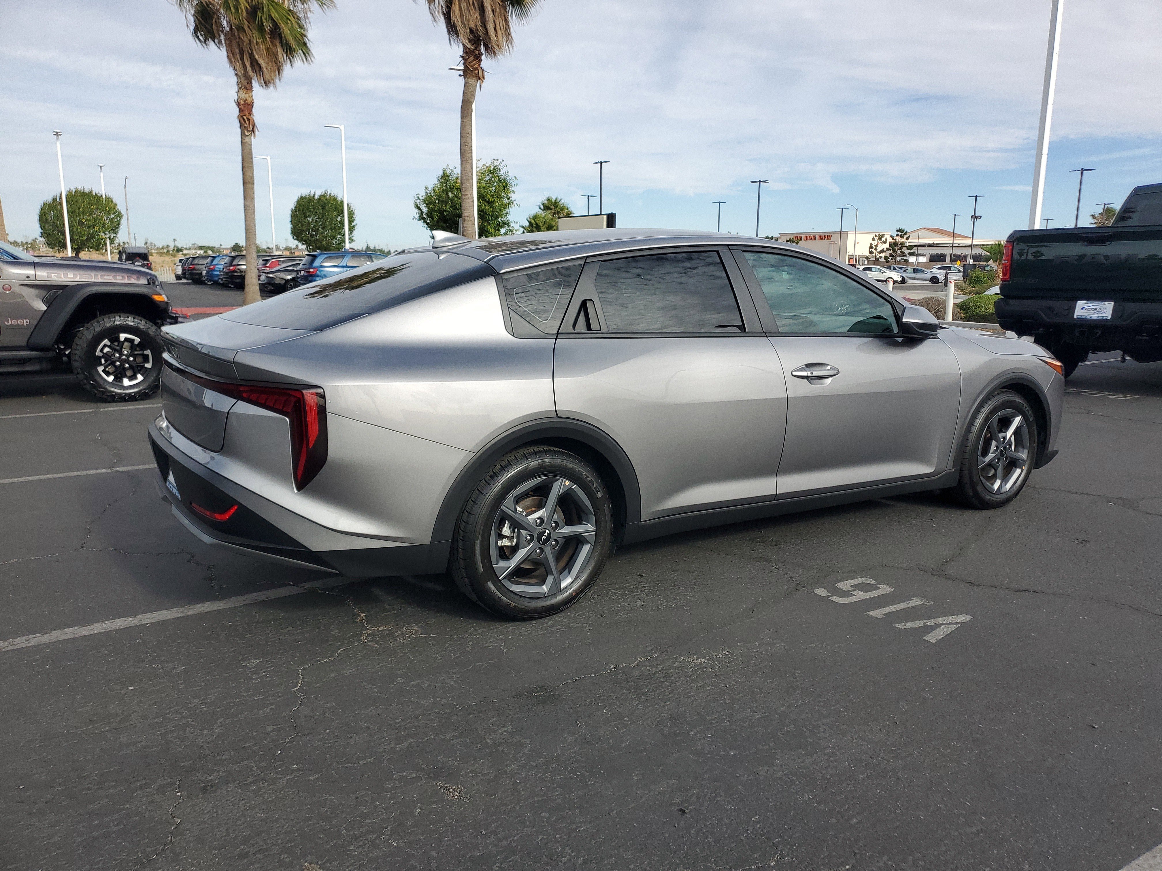 Used 2025 Gray Kia LXS image 3