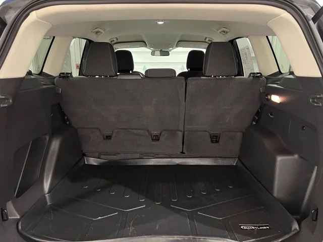 Used 2018 Blue Ford SE image 20