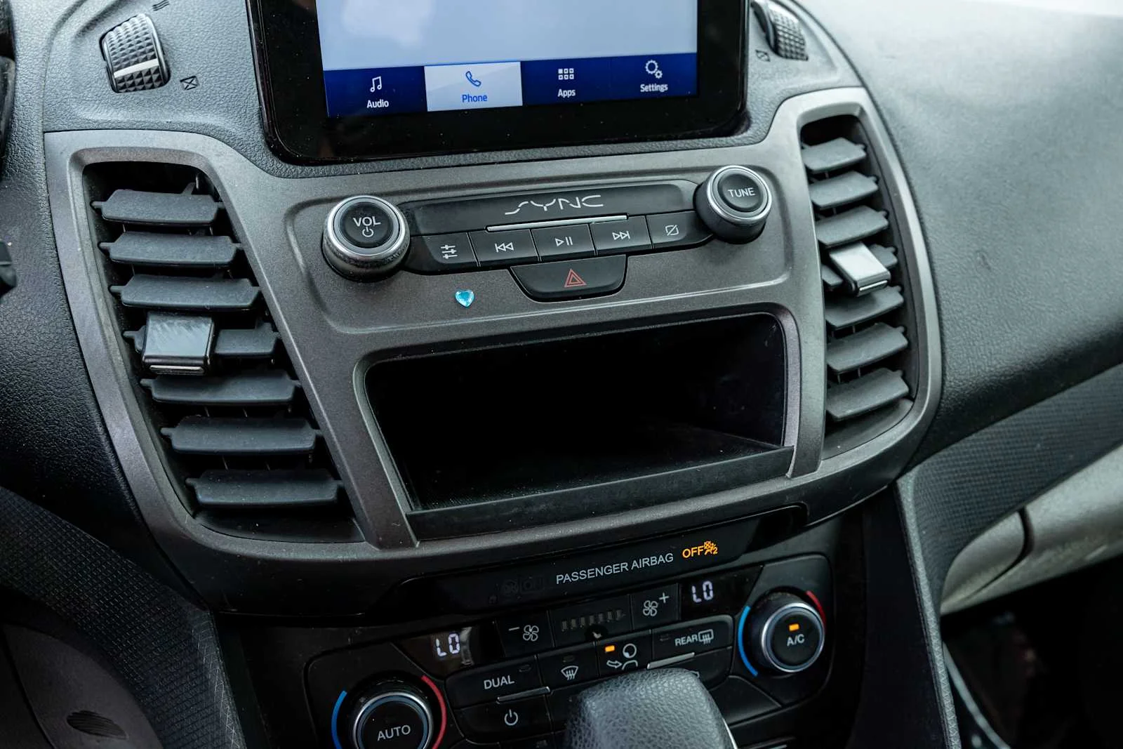 Used 2022 Magnetic Metallic Ford XL image 20