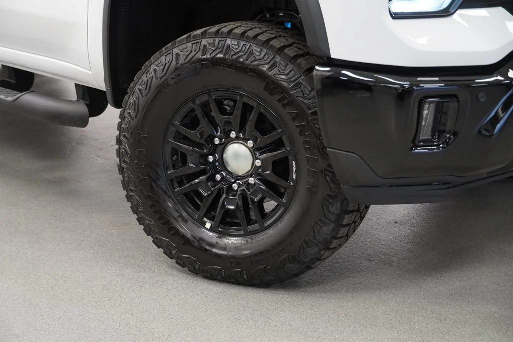 New 2026 Summit White Chevrolet ZR2 image 3