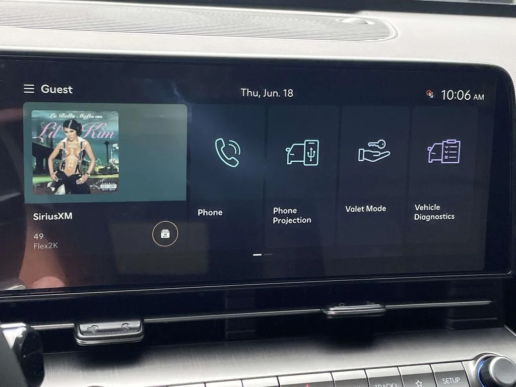 New 2026 White Hyundai SEL Premium image 25