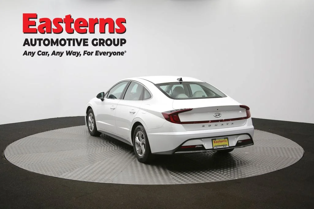 Used 2022 White Hyundai SE image 61