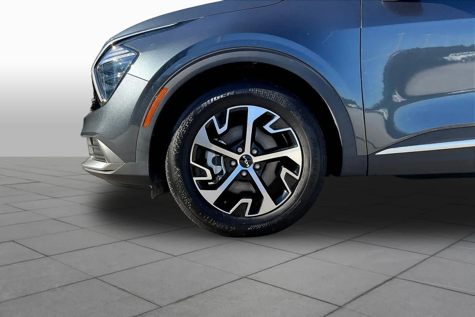 Used 2024 Gravity Gray Kia EX image 11