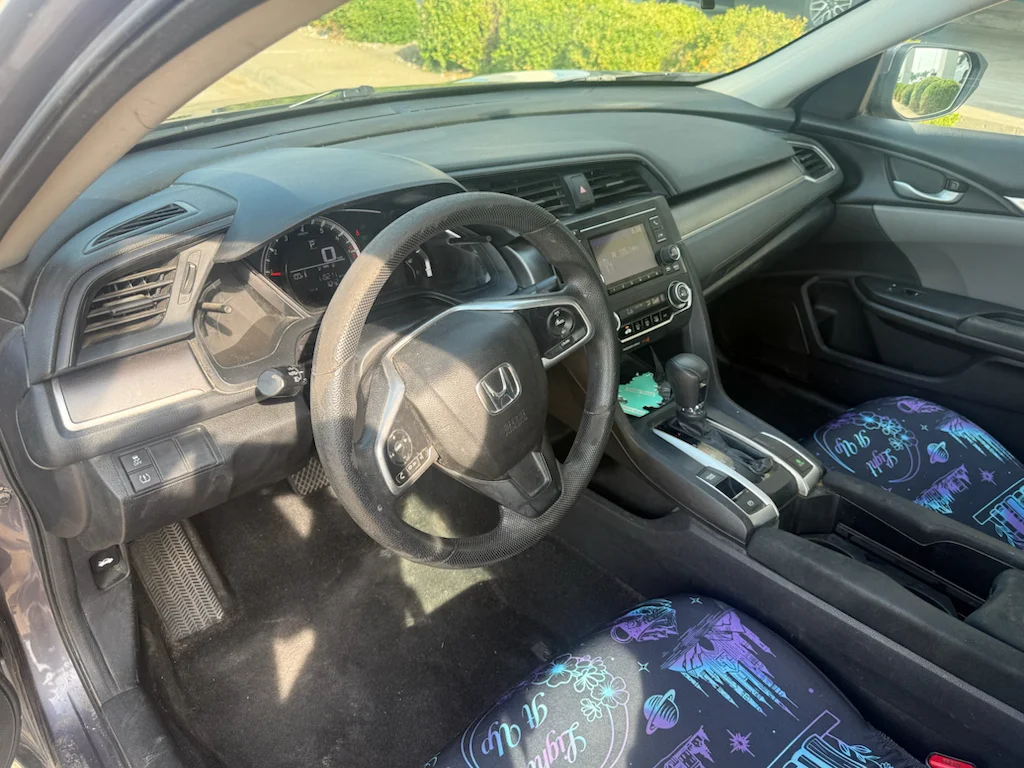 Used 2016  Honda LX image 9