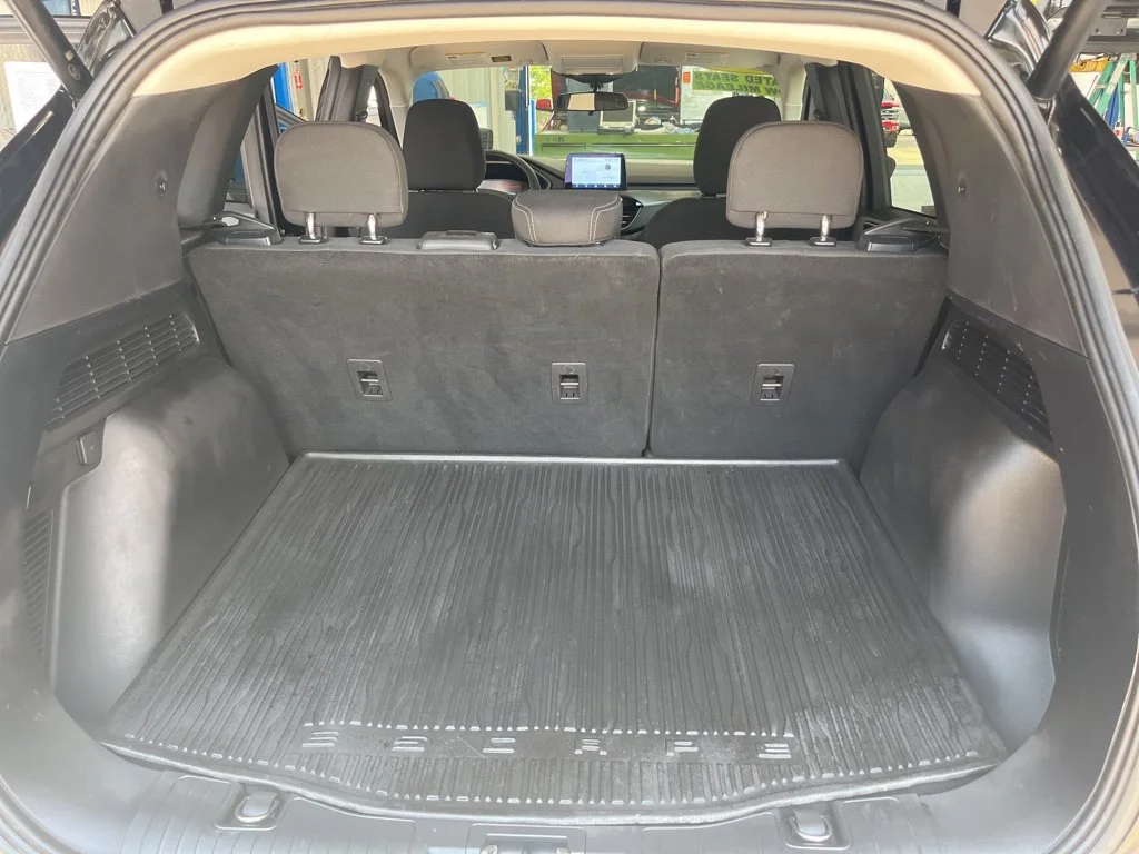 Used 2023 Black Metallic Ford Active image 12