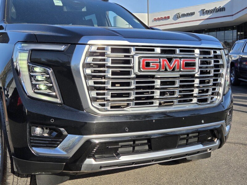 Used 2025 Black GMC Denali image 8