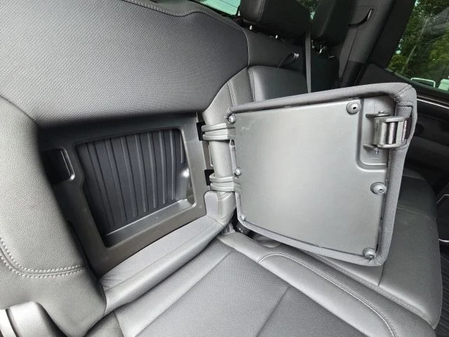Used 2022 Silver GMC SLT image 17