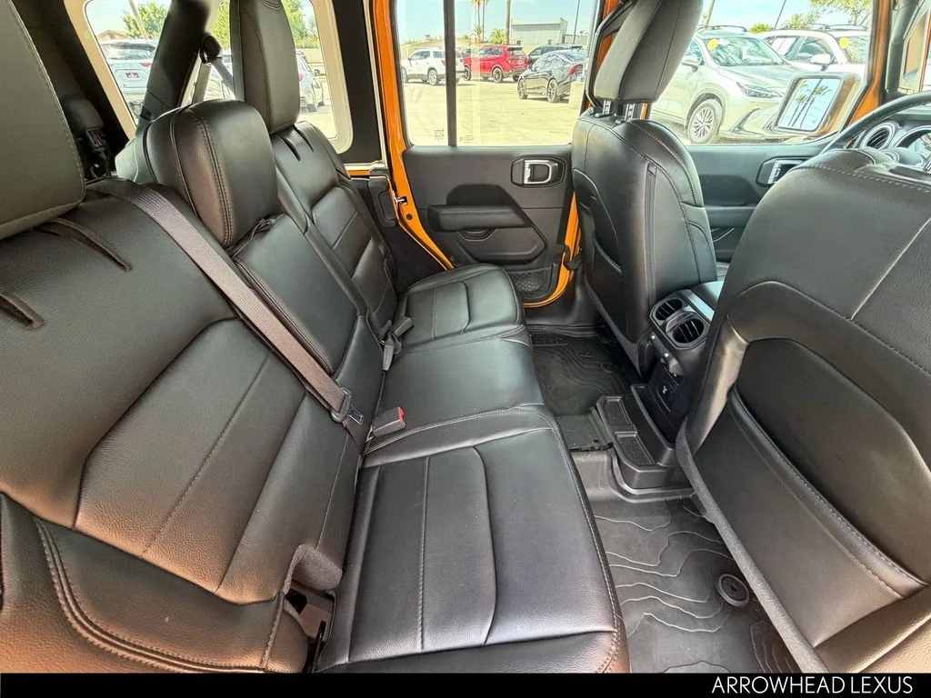 Used 2021  Jeep Unlimited Sahara Altitude image 13