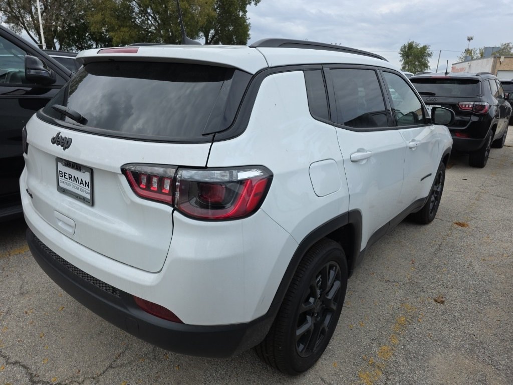 2026 Jeep Compass Latitude photo 4