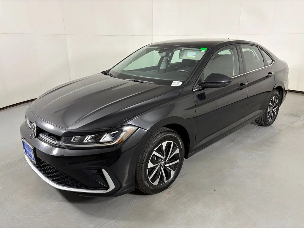 Used 2025 Black Volkswagen 1.5T S image 4