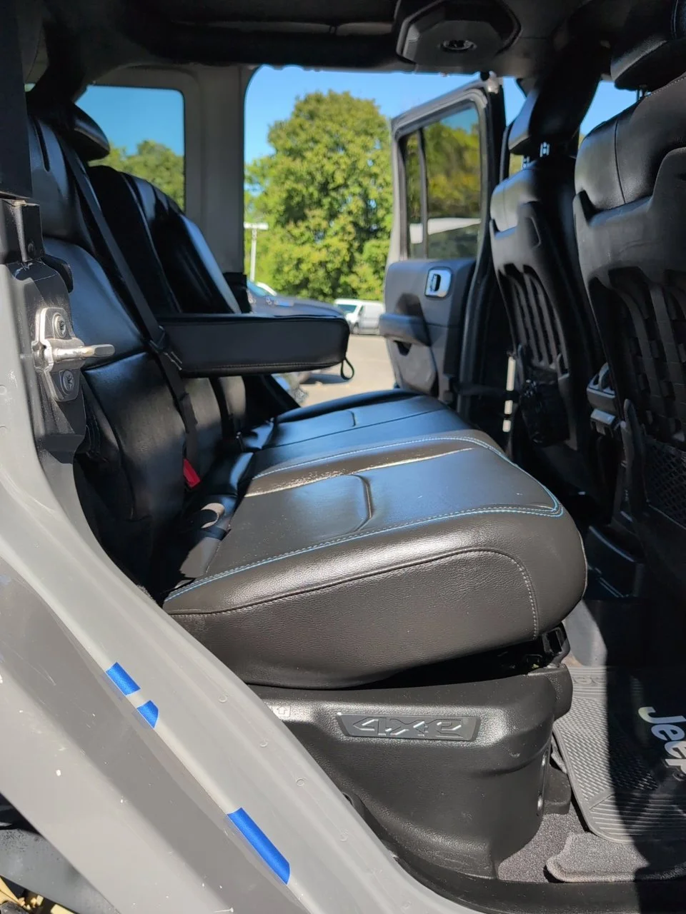 Used 2023 Gray Jeep Rubicon 4xe image 20