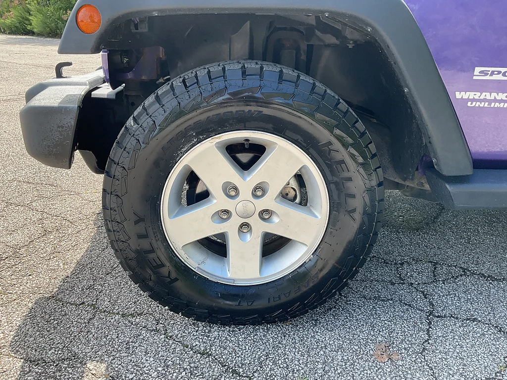 Used 2017 Xtreme Purple Clear Coat Jeep Sport image 13